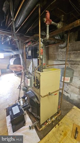 101 N BROADWAY, Pennsville, NJ 08070