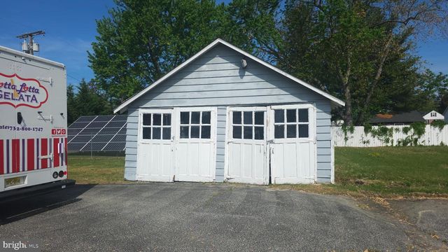 101 N BROADWAY, Pennsville, NJ 08070