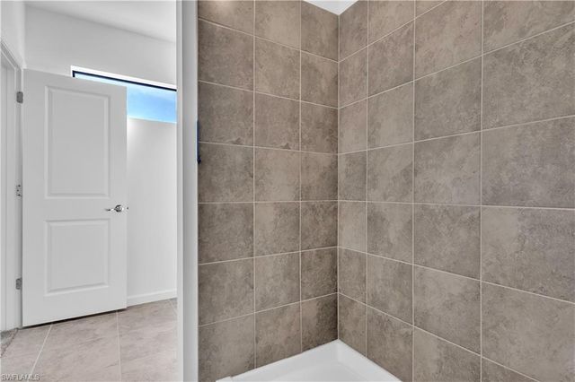 1426 Weeping Willow CT, Cape Coral, FL 33909