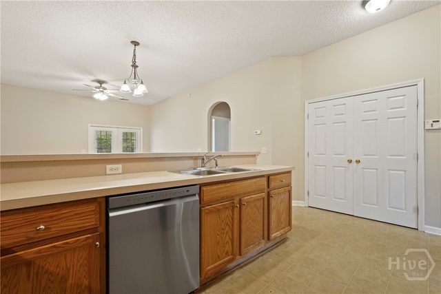 6 Falkland Avenue, Pooler, GA 31322