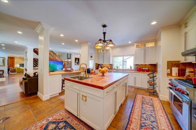 1377 Knoll Road, Redlands, CA 92373