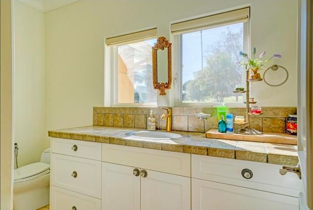 1377 Knoll Road, Redlands, CA 92373