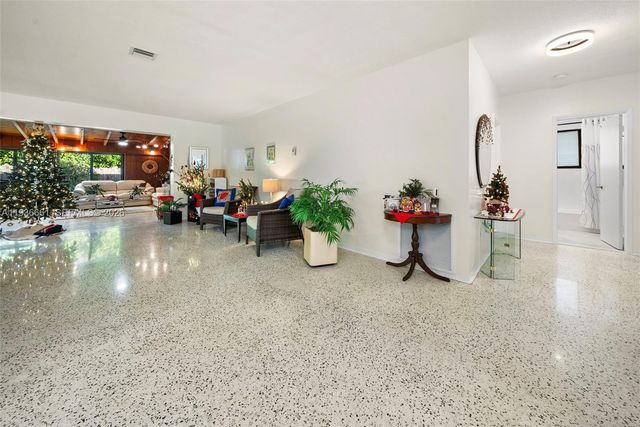 7517 Cutlass Ave, North Bay Village, FL 33141