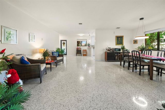 7517 Cutlass Ave, North Bay Village, FL 33141