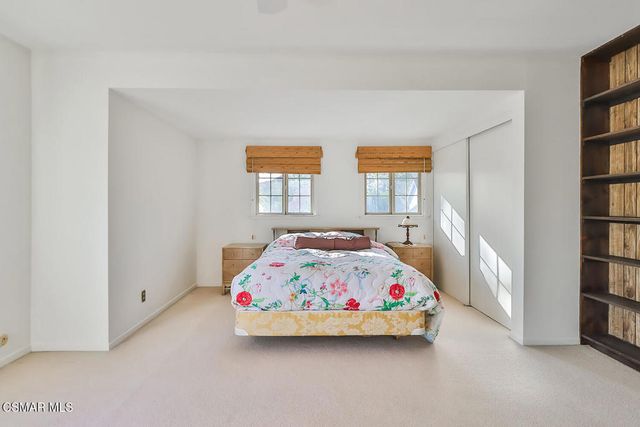 5260 Edgeware Drive, Calabasas, CA 91301