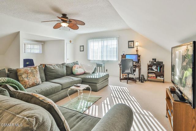 5260 Edgeware Drive, Calabasas, CA 91301