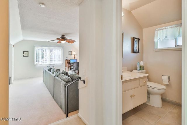 5260 Edgeware Drive, Calabasas, CA 91301