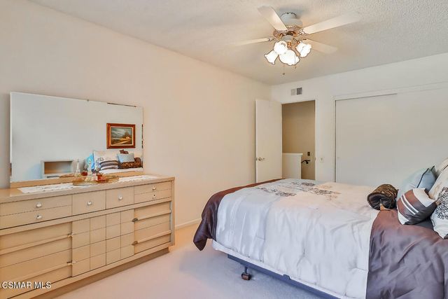 5260 Edgeware Drive, Calabasas, CA 91301