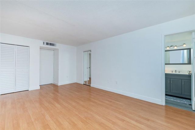 1101 NE 191ST Street H301, Miami, FL 33179