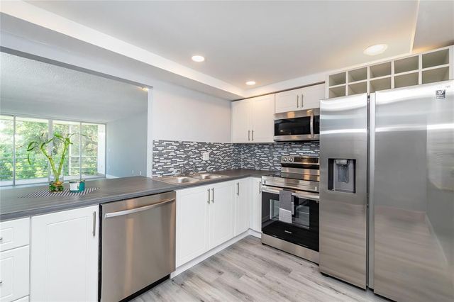 1101 NE 191ST Street H301, Miami, FL 33179