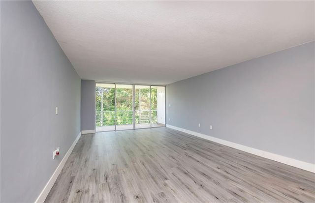 1101 NE 191ST Street H301, Miami, FL 33179