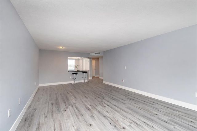 1101 NE 191ST Street H301, Miami, FL 33179
