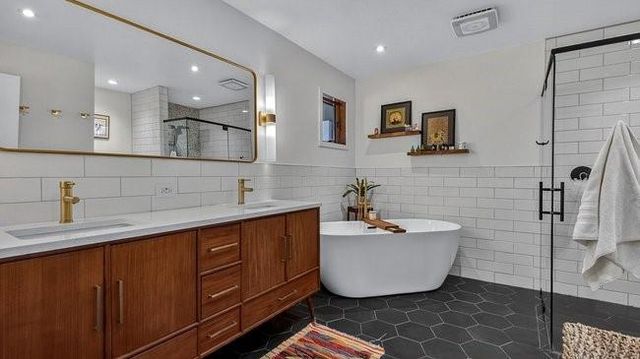 3803 Timber Creek Court, Eau Claire, WI 54701