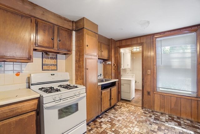 25 Bradbury Street, Boston, MA 02134