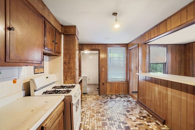 25 Bradbury Street, Boston, MA 02134