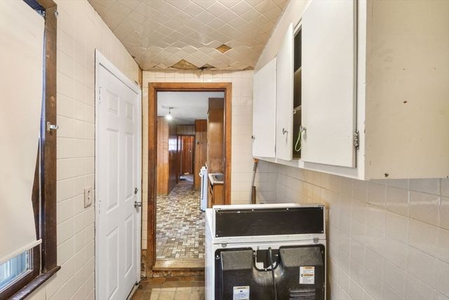 25 Bradbury Street, Boston, MA 02134