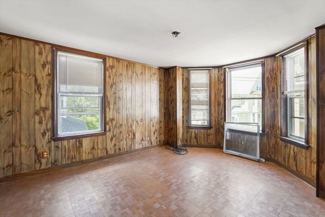 25 Bradbury Street, Boston, MA 02134