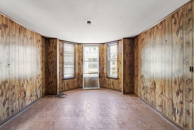 25 Bradbury Street, Boston, MA 02134