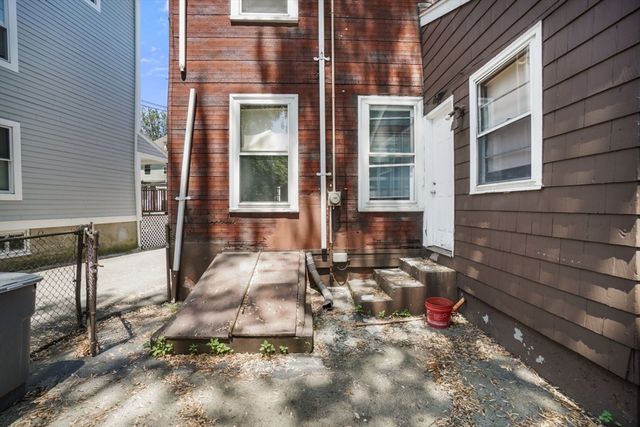 25 Bradbury Street, Boston, MA 02134