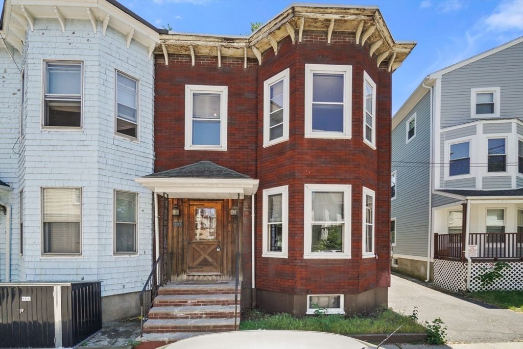 25 Bradbury Street, Boston, MA 02134