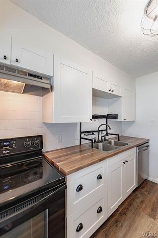 603 Rosetta Drive E, Florissant, MO 63031