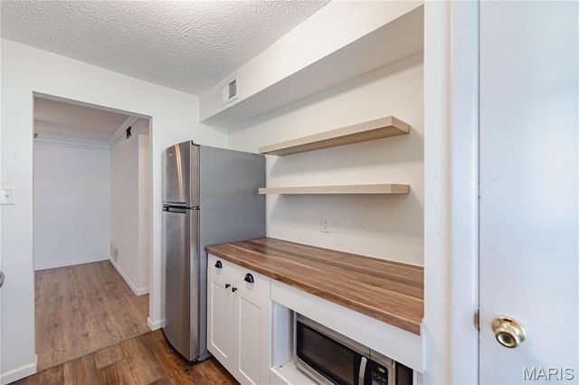 603 Rosetta Drive E, Florissant, MO 63031