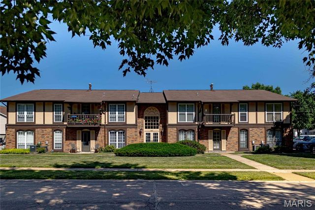 603 Rosetta Drive E, Florissant, MO 63031