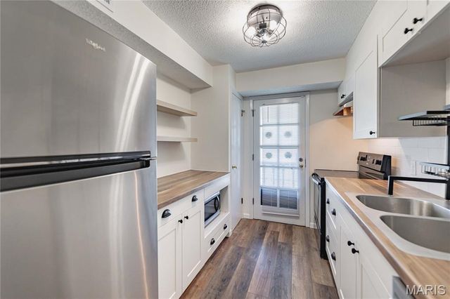 603 Rosetta Drive E, Florissant, MO 63031