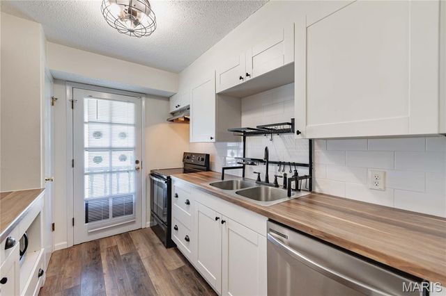 603 Rosetta Drive E, Florissant, MO 63031