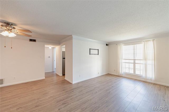603 Rosetta Drive E, Florissant, MO 63031