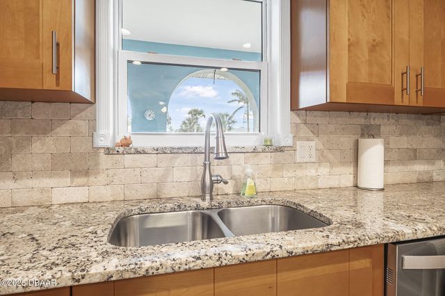 15 Longfellow Circle, Ormond Beach, FL 32176