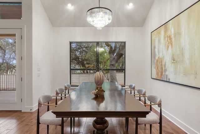 22 Cottondale RD, The Hills, TX 78738