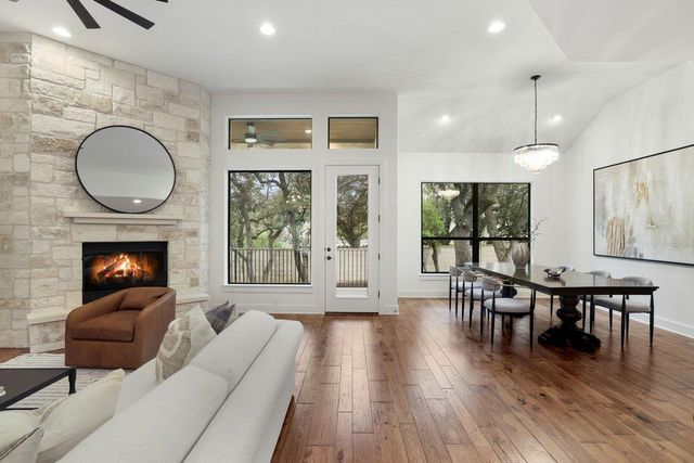 22 Cottondale RD, The Hills, TX 78738