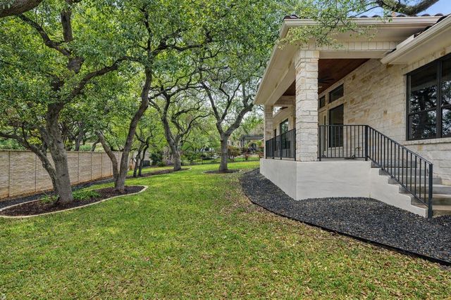 22 Cottondale RD, The Hills, TX 78738