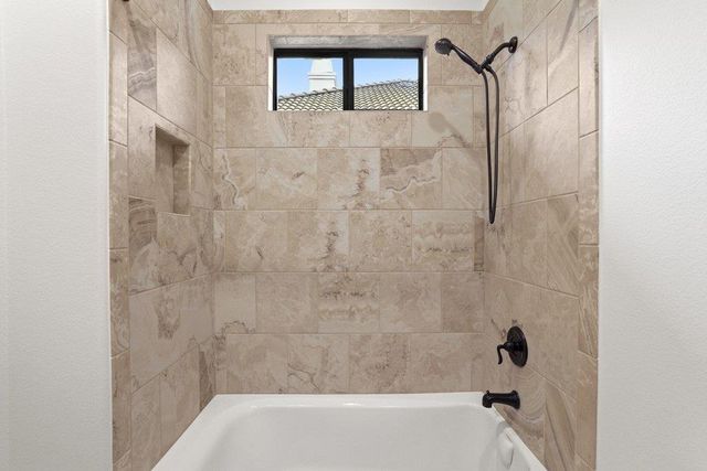 22 Cottondale RD, The Hills, TX 78738