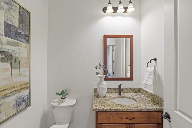 22 Cottondale RD, The Hills, TX 78738