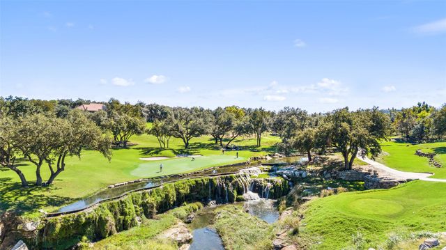 22 Cottondale RD, The Hills, TX 78738