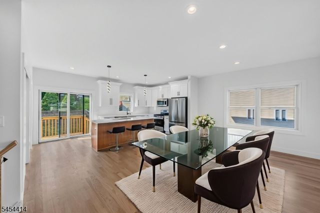 87 Echo Pl, Elmwood Park Boro, NJ 07407