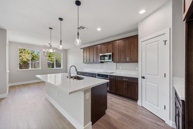 2205 Armus St, Woodland, CA 95776