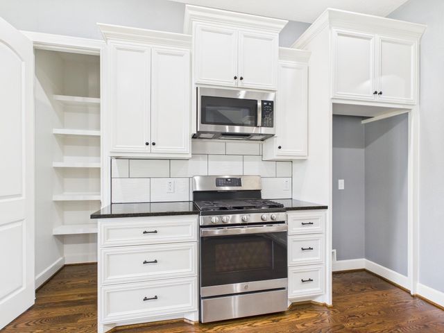 1006 Four Fountains Street, New Caney, TX 77357