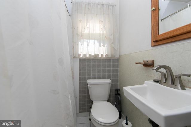 136 LINCOLN AVENUE, West Collingswood Heights, NJ 08059