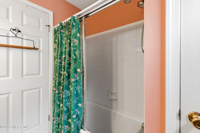 2289 Mount Hood Lane, Toms River, NJ 08753