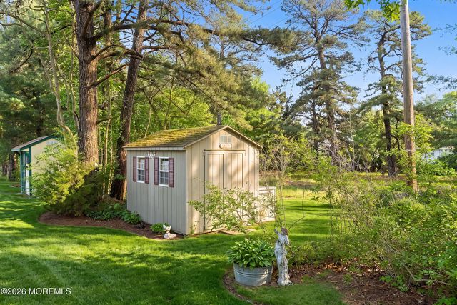 2289 Mount Hood Lane, Toms River, NJ 08753