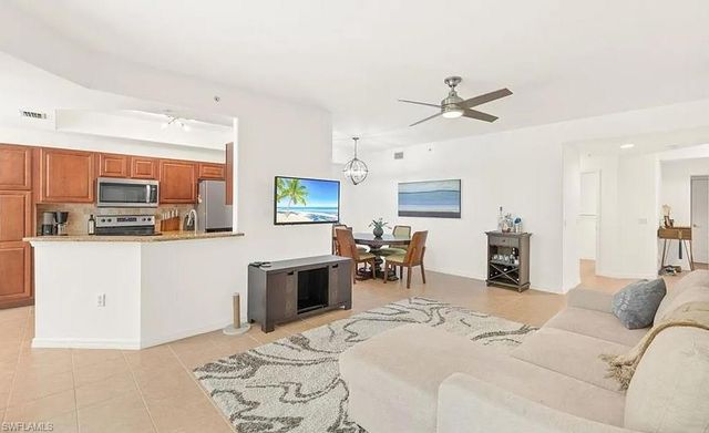 1315 Henley ST 1006, Naples, FL 34105