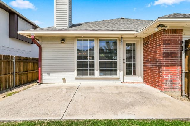1432 Saint Gallen Lane, Lewisville, TX 75067