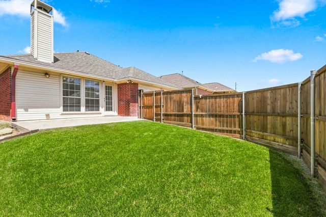 1432 Saint Gallen Lane, Lewisville, TX 75067