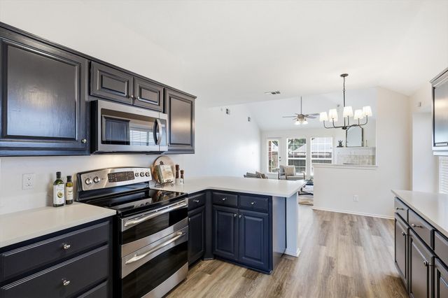 1432 Saint Gallen Lane, Lewisville, TX 75067
