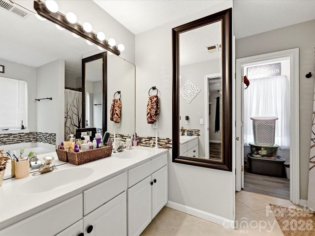 100 Aylesbury Lane, Indian Trail, NC 28079