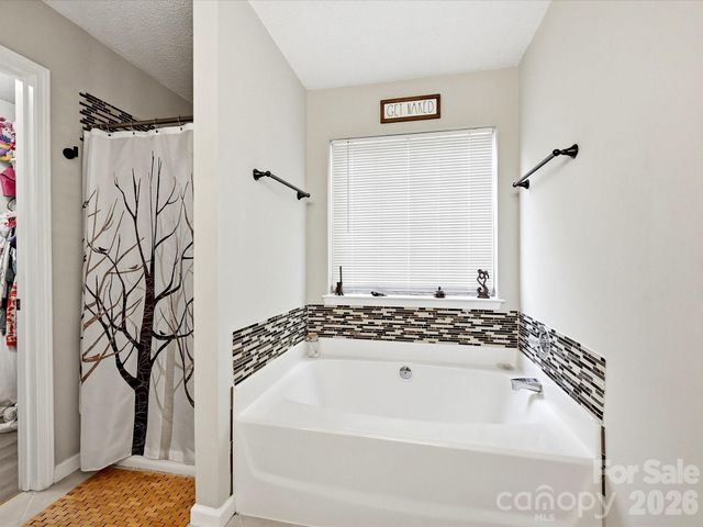 100 Aylesbury Lane, Indian Trail, NC 28079
