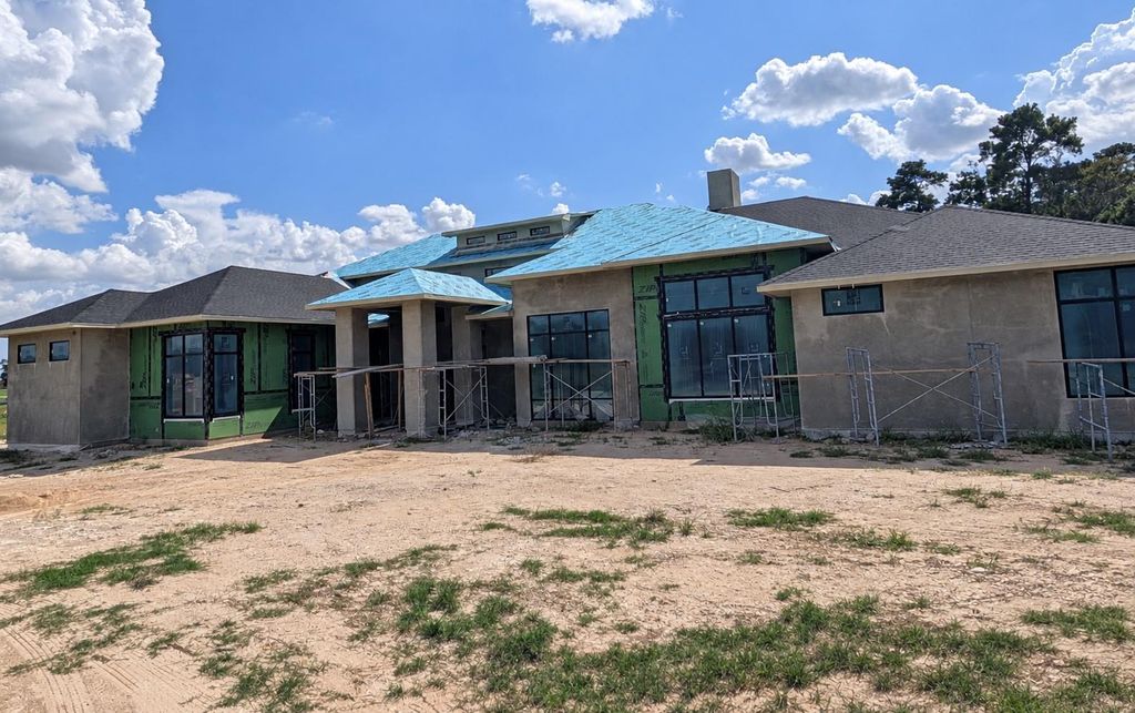 2032 Stallion Lakes Avenue, Hockley, TX 77447